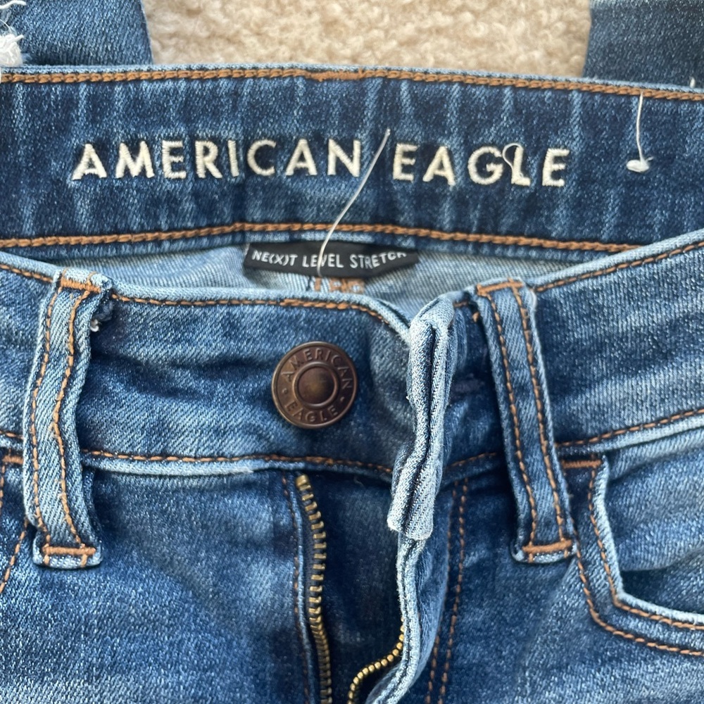 AMERICAN EAGLE RIPPED JEANS - Picture 4 of 5